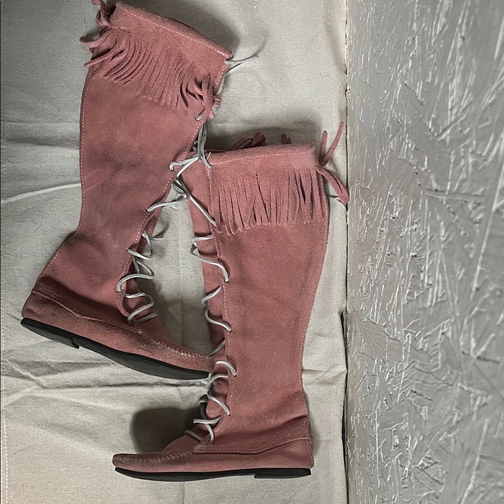 Minnetonka *Rare* Pink Suede Fringe Lace-Up Knee Boots